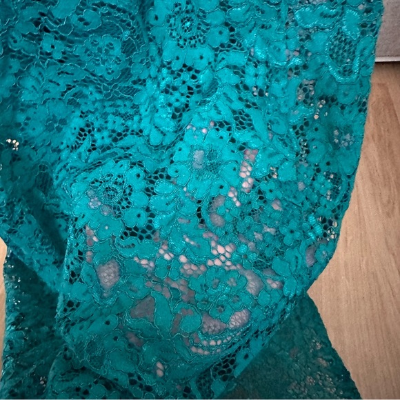 David bridal allover lace illusion plunge gown - jade missy sz 4 - Picture 15 of 16